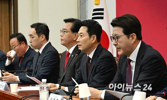 장동혁 국민의힘 대표가 2일 서울 여의도 국회에서 열린 최고위원회의에서 발언하고 있다. [사진=곽영래 기자]