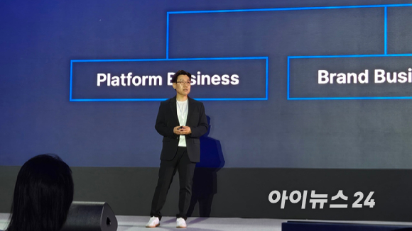 10일 서울 동대문디자인플라자에서 열린 '글로벌 파트너스 데이'에서 박준모 무신사 대표가 발표하고 있다. [사진=진광찬 기자]