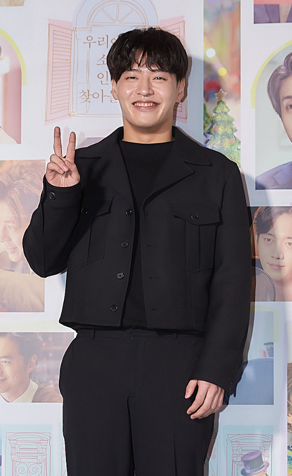 배우 강하늘이 27일 오후 서울 CGV용산아이파크몰에서 열린 티빙 오리지널 영화 '해피 뉴 이어'(감독 곽재용) 언론시사회에 참석해 포즈를 취하고 있다. [사진=티빙]