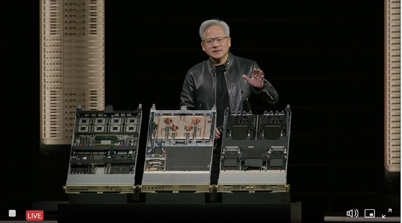 젠슨 황 엔비디아 최고경영자(CEO)가 미국 캘리포니아 새너제이에서 열린 'GTC 2026' 기조연설에서 차세대 AI 플랫폼 '베라 루빈'을 소개하고 있다. [사진=엔비디아 유튜브 캡처]