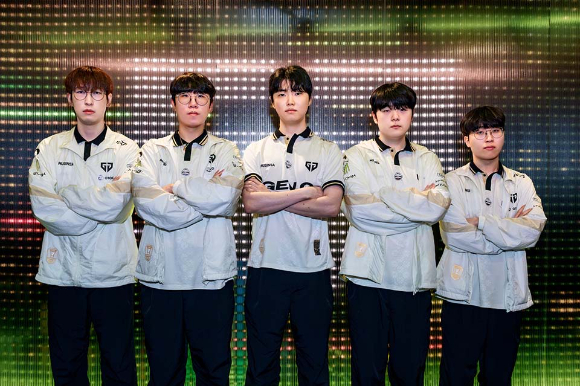 3R 1주 차 부진을 딛고 2연승을 달성한 젠지. [사진=젠지]