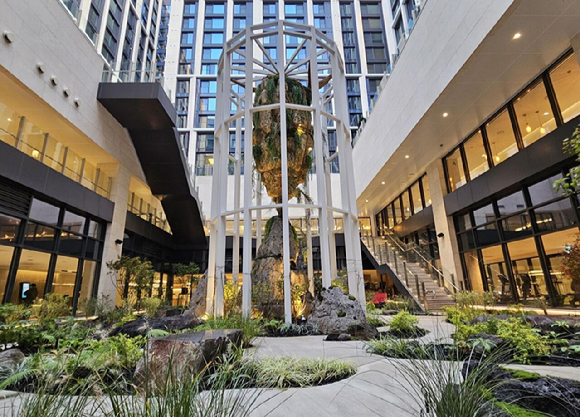 서울시 강서구 마곡동 'VL르웨스트' 내 선큰 정원 '르웨스트 락 가든'. [사진=롯데건설]