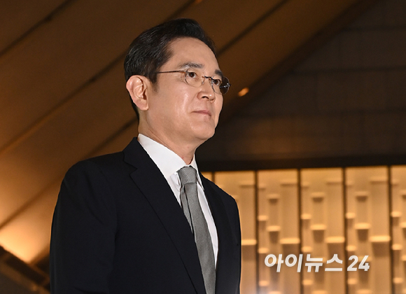 이재용 삼성전자 회장이 1일 서울 중구 신라호텔에서 열린 2026년 제36회 삼성호암상 시상식에 참석하고 있다. [사진=곽영래 기자]