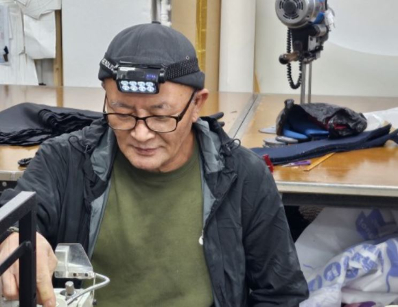 퇴근길에 쓰러져 뇌사 상태에 빠진 50대가 자신의 심장과 좌우 신장, 안구 등을 기증해 5명에게 새 생명을 선물한 뒤 세상을 떠났다. 사진은 해당 인물 정명룡 씨. [사진=한국장기조직기증원]