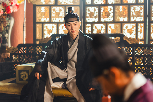 이채민이 '폭군의 셰프' 종영 인터뷰에 앞서 사진 촬영을 하고 있다. [사진=바로엔터테인먼트]