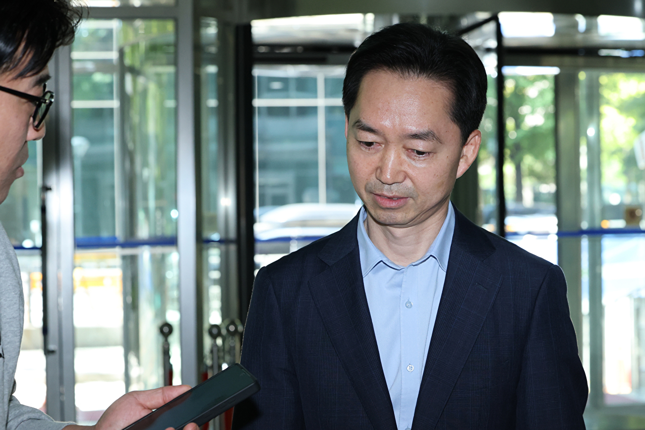 김지용 초대 중대범죄수사청장 후보자가 17일 서울 종로구에 마련된 사무실로 출근하면서 취재진 질문을 받고 있다. 2026.9.17 [사진=연합뉴스]