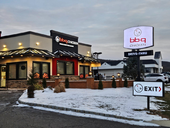 BBQ 미국 뉴저지주 프랭클린점 전경. [사진=제너시스BBQ 그룹 제공]