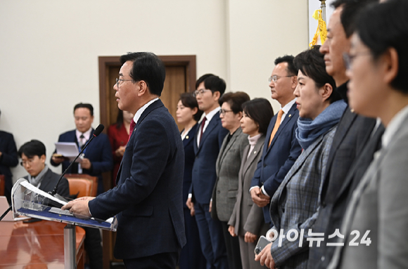 송언석 국민의힘 원내대표가 3일 서울 여의도 국회에서 기자회견을 하고 있다. [사진=곽영래 기자]