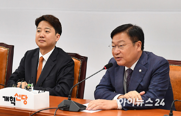장동혁 국민의힘 당대표가 15일 서울 여의도 국회에서 열린 최고위원회의에 참석하고 있다. [사진=곽영래 기자]