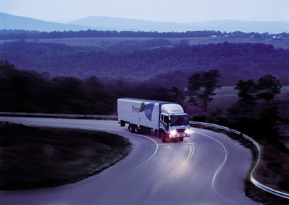 용마로지스 차량이 운행 중이다. [사진=동아쏘시오그룹 제공]