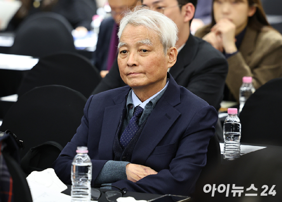 24일 오전 서울 중구 코리아나호텔에서 열린 제 52기 고려아연 정기 주주총회에서 주주들이 입장을 기다리고 있다. [사진=곽영래 기자]