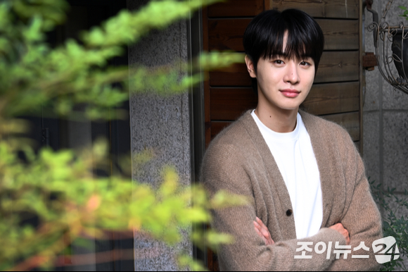 배우 박상남이 25일 오후 조이뉴스24와의 인터뷰에 앞서 사진 촬영에 임하고 있다.