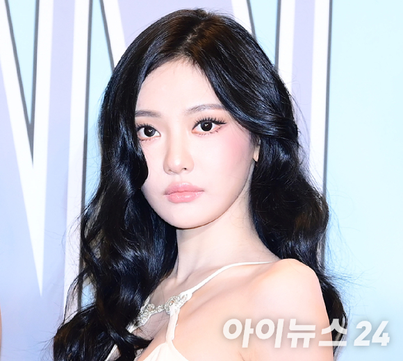 그룹 에스파(aespa) 닝닝이 지난달 15일 서울 종로구 포시즌스 호텔에서 열린 제20회 유방암 인식 항상 캠페인 자선 행사 'LOVR YOUR'에 참석하고 있다. [사진=정소희 기자]