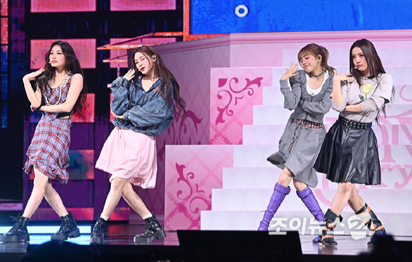 걸그룹 Baby DONT Cry(베이비돈크라이)가 24일 오후 서울 용산구 블루스퀘어에서 열린 첫 미니 앨범 'AFTER CRY'(애프터 크라이) 컴백 쇼케이스에서 무대를 선보이고 있다. [사진=곽영래 기자]