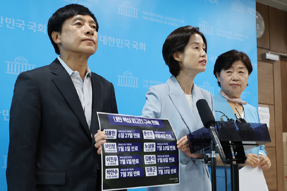 윤석열 전 대통령이 지난달 28일 피의자 신분으로 내란특검 조사를 받기 위해 서울 서초구 서울고검 청사로 출석하고 있다. 2025.6.28 [공동취재] [사진=연합뉴스]
