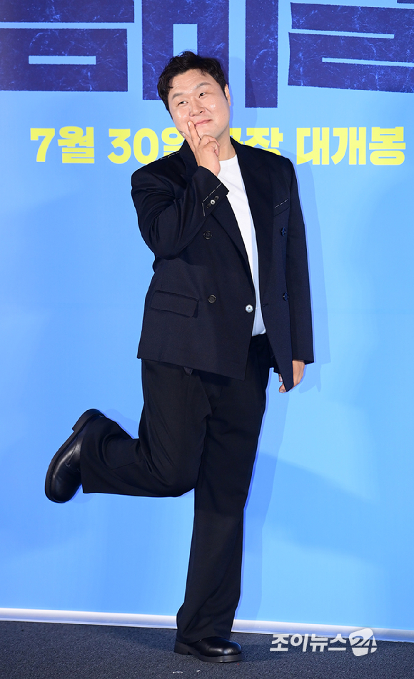 배우 윤경호가 30일 오전 서울 CGV 용산아이파크몰에서 열린 영화 '좀비딸' (감독 필감성) 제작보고회에 참석하고 있다. [사진=정소희 기자]