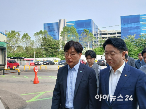 김범수 SPC삼립 대표이사가 최근 발생한 시화 공장 인명사고와 관련해 고개 숙여 사과했다. [사진=정승필 기자]