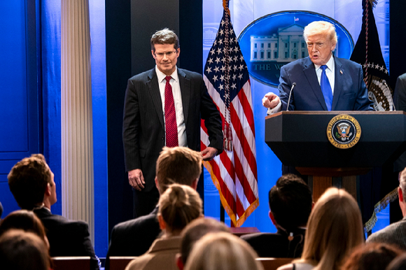 도널드 트럼프 미국 대통령이 지난 20일(현지시간) 미국 워싱턴DC 백악관 브리핑룸에서 기자회견을 열고 연방대법원이 자신의 관세 대부분을 무효화한 데 대해 발언하고 있다. 이날 연방대법원은 트럼프 대통령의 관세 프로그램에 대해 위법 판단을 내렸다. [사진=연합뉴스]