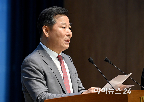 이철규 국민의힘 의원이 22일 오후 국회 소통관에서 특검 관련 입장 발표 기자회견을 하고 있다. [사진=곽영래 기자]