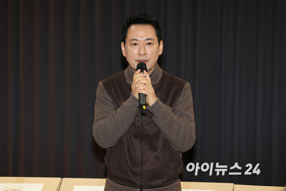 장동혁 국민의힘 대표가 13일 오전 서울 중림종합사회복지관에서 설맞이 봉사활동을 앞두고 모두발언하고 있다. [사진=정소희 기자]