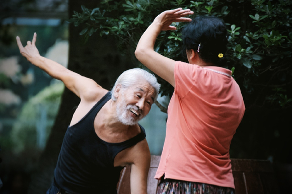 헬스장에서 나이가 많아 보이는 남성으로부터 성희롱성 발언을 들었다는 여성의 사연이 공개됐다. 사진은 AI로 생성한 이미지. [사진=챗GPT]