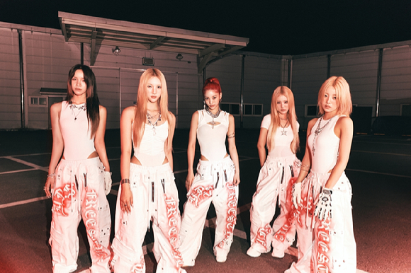 영파씨 콘셉트 포토. [사진=알비더블유, DSP미디어, 비츠엔터테인먼트]