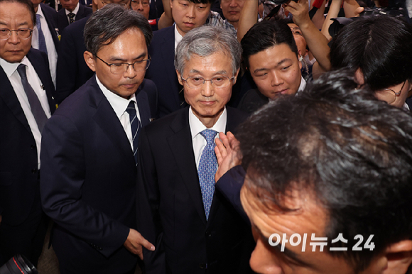 조희대 대법원장이 13일 서울 여의도 국회에서 열린 법제사법위원회의 대법원 등에 대한 국정감사에 출석해 인사말을 마친 뒤 이석하고 있다. [사진=곽영래 기자]