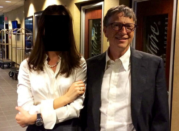 '엡스타인 문건'에서 공개된 빌 게이츠의 사진 [사진=로이터/연합뉴스]