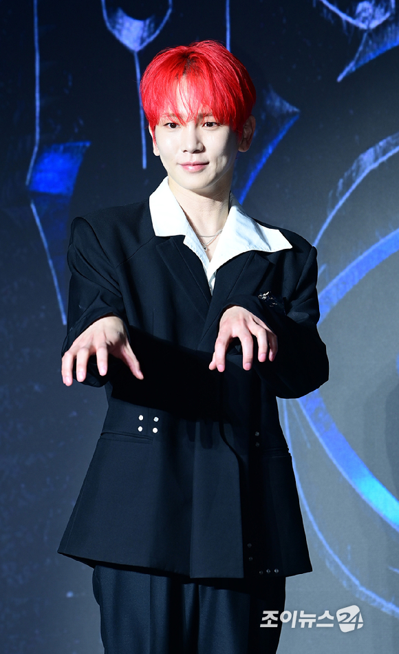 방송인 재재와 샤이니 키가 11일 오후 서울 광진구 풀만 앰배서더 서울 이스트폴 브로드웨이에서 열린 샤이니 키 솔로 정규 3집 '헌터'(HUNTER) 발매 기념 기자회견에 참석하고 있다. [사진=정소희 기자]