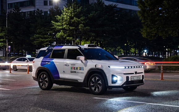 강남 심야 자율주행택시 차량(에스더블유엠)의 모습. [사진=서울시]