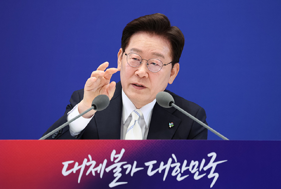 이재명 대통령이 8일 청와대 영빈관에서 열린 취임 1주년 기자회견에서 발언하고 있다. 2026.6.8 [사진=연합뉴스]