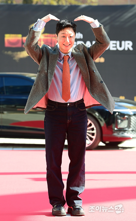 배우 배유람이 18일 오후 서울 양천구 목동 SBS 정문에서 열린 SBS 새 금토드라마 '모범택시3' 레드카펫 포토행사에 참석하고 있다. [사진=정소희 기자]