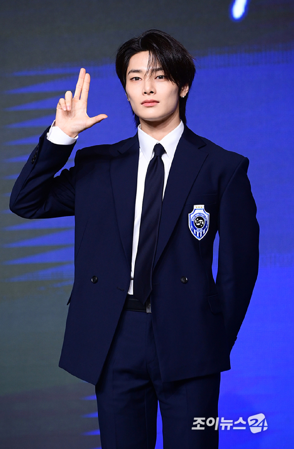 그룹 스트레이키즈 아이엔이&nbsp;22일 오전 서울 영등포구 여의도 콘래드호텔에서 열린&nbsp;스트레이키즈(Stray Kids) 정규 4집 '카르마' 발매 기념 기자간담회에서 포즈를 취하고 있다. [사진=정소희 기자]