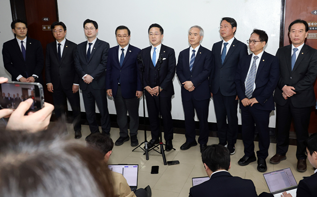 조작기소 국조특위 범여권 위원들이 3일 국회에서 박상용 검사의 증인 선서 거부 관련 기자회견을 하고 있다. 2026.4.3 [사진=연합뉴스]