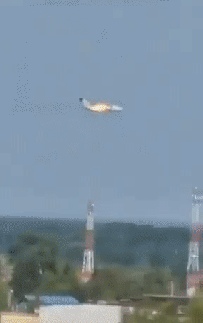 추락한 ATR72 항공기 사고 당시 기내 상황으로 추정되는 영상. [영상=sonu jaiswal 페이스북]