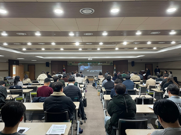 산림청은 15일부터 오는 3월 15일까지 임업직불사업의 원활한 추진을 위해 전국 16개 시·도 임업직불사업 업무담당자를 대상으로 권역별 설명회를 개최한다. [사진=산림청]