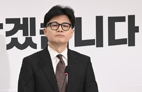 우상호 전 더불어민주당 의원이 조기 대선이 열릴 경우 한동훈 전 국민의힘 대표가 '출마하지 않기를 바란다'고 말했다. [사진=TV조선 '강적들']