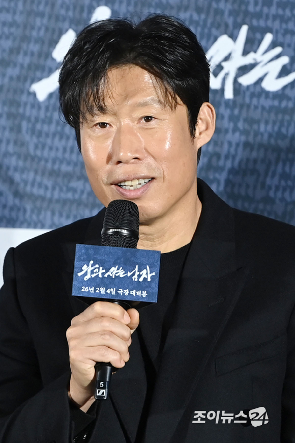 배우 박지훈이 19일 오전 서울 용산구 CGV용산아이파크몰점에서 열린 영화 '왕과 사는 남자'(감독 장항준) 제작보고회에 참석해 소감을 말하고 있다. [사진=문수지 기자]