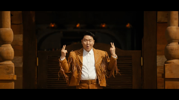 싸이(PSY)의 신곡 'That That (prod. & ft. SUGA of BTS)' 뮤직비디오 2차 티저가 공개돼 화제를 모으고 있다. [사진=싸이 'That That' MV 티저 영상 캡쳐]