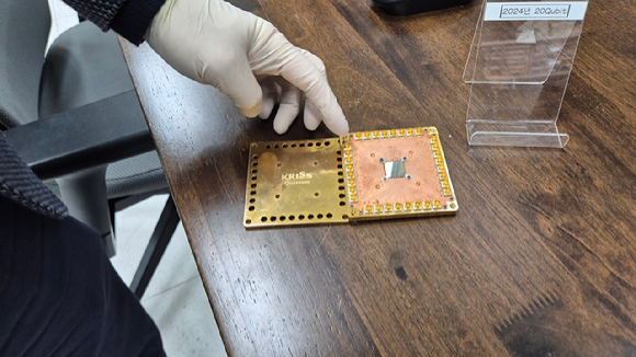 한국표준과학연구원에는 20큐빗 4대, 50큐빗 1대의 초전도 양자컴퓨터가 설치돼 있다. 20큐빗은 3평 크기에 구축 비용은 약 15억원에 달한다. [사진=정종오 기자]