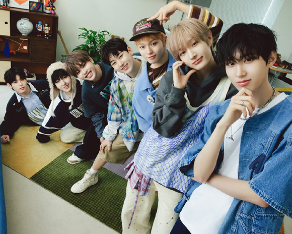 &apos;JYP 신인&apos; 킥플립, 전곡 멤버 작업 참여…컴백 D-5