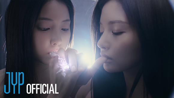 엔믹스 '크레센도' 뮤직비디오 티저 섬네일 이미지 [사진=JYP엔터테인먼트]