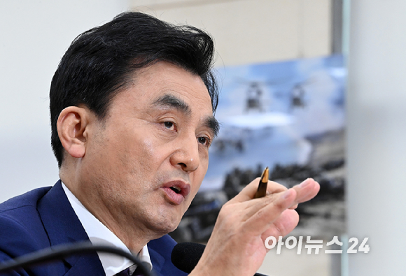 안규백 국방부 장관 후보자가 15일 서울 여의도 국회에서 열린 국방위원회의 인사청문회에서 질의에 답변하고 있다. [사진=곽영래 기자]