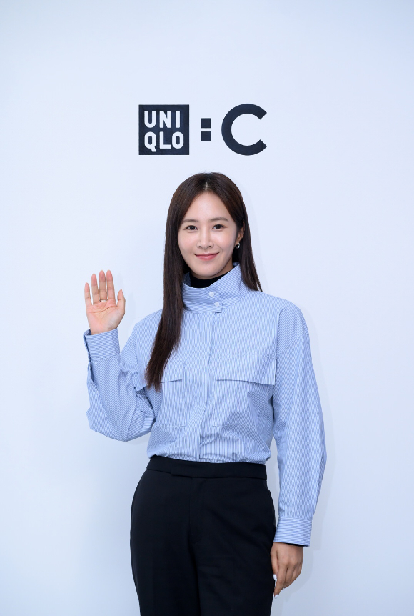 배우 권유리(소녀시대 유리)가 3일 서울 삼청동에서 열린 '25FW UNIQLO : C 컬렉션' 글로벌 런칭 행사 포토콜에 참석하고 있다. [사진=유니클로]