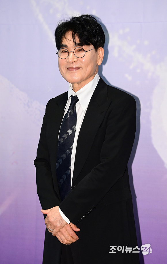 가수 조항조가 5일 오후 서울 마포구 상암동 스탠포드호텔에서 열린&nbsp;이미자 전통가요 헌정 공연 '맥(脈)을 이음' 기자간담회에 참석하고 있다. [사진=정소희 기자]