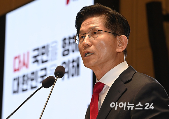 김문수 국민의힘 대통령 후보가 9일 서울 여의도 국회에서 열린 의원총회에서 발언을 하고 있다. [사진=곽영래 기자]