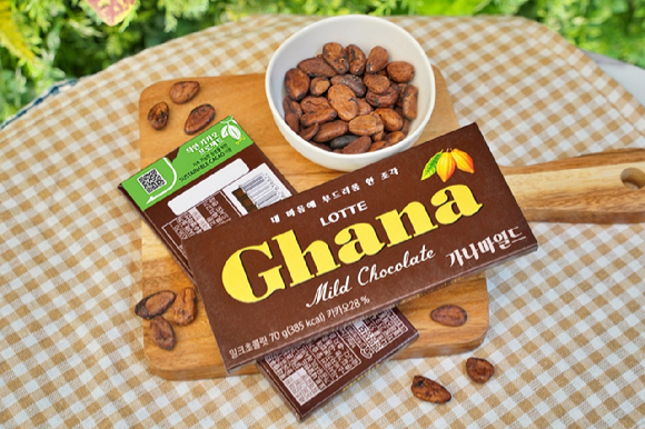 &rsquo;착한 카카오 프로젝트&rsquo; 로고가 삽입된 가나초콜릿 제품. [사진=롯데웰푸드 제공]