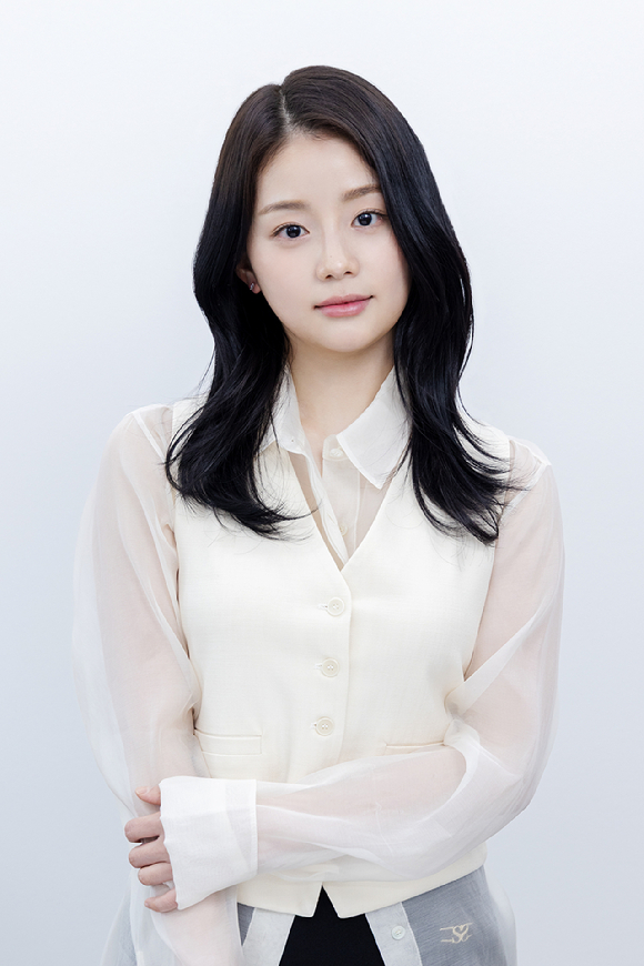 '학씨 부인' 채서안, '21세기 대군부인' 합류⋯'폭싹' 아이유와 재회