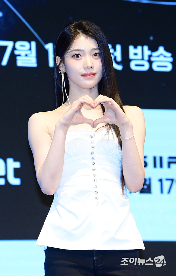 Kep1er 샤오팅이 16일 오전 서울 구로구 더 세인트에서 열린 Mnet 새 예능프로그램 '보이즈2 플래닛' 제작발표회에 C마스터로 참석하고 있다. [사진=정소희 기자]