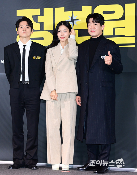 배우 조복래-서민주-허성태가 20일 오후 서울 CGV 용산아이파크몰에서 열린 영화 '정보원'(감독 김석) 언론시사회에 참석하고 있다. [사진=정소희 기자]